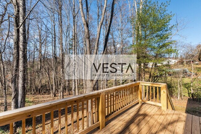 Building Photo - 9 Silent Pl