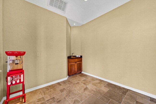 Building Photo - 404 NW 76th- Hot new listing!