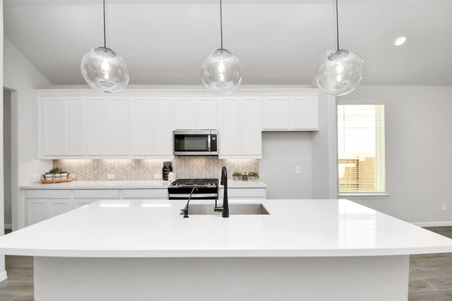 Building Photo - 19807 Palomino Pr Trl