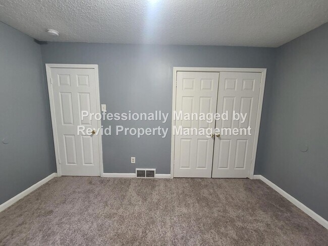 Building Photo - 6771 Bainbridge Dr