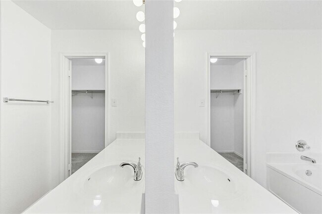 Building Photo - 11208 Midbury Ct