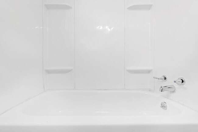 Building Photo - 4943 Fieldcrest Dr