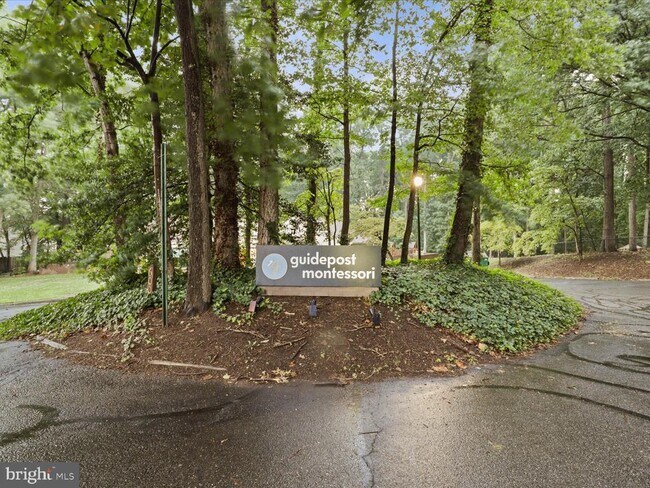 Building Photo - 6055 Meyers Landing Ct