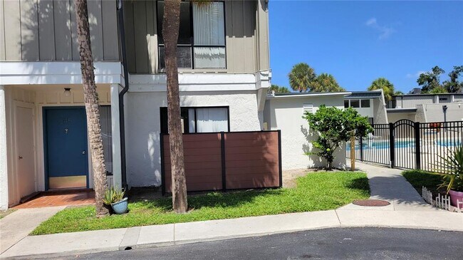 Building Photo - 4001 S Beneva Rd