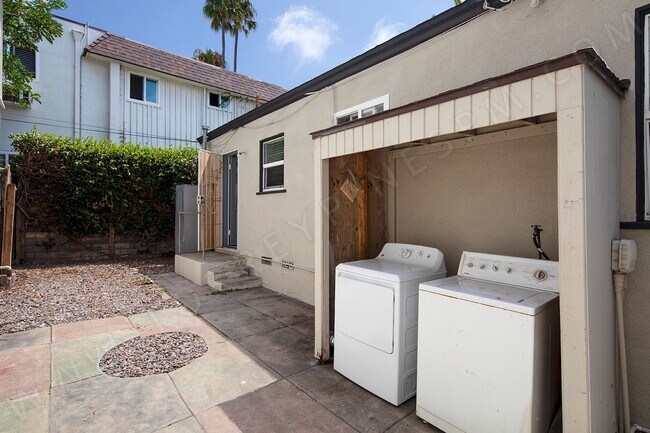 Building Photo - *OPEN HOUSE: 8/30 10-11AM* Cottage in Paci...