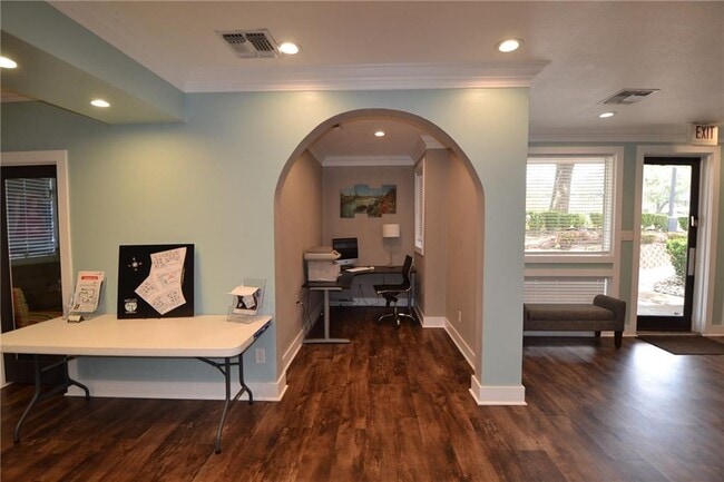 Building Photo - 935 La Posada Dr