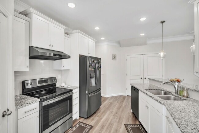 Building Photo - 351 Intrepid Ct