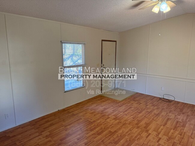 Building Photo - 3040 Samples Rd