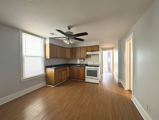Building Photo - 2031 N Spaulding Ave