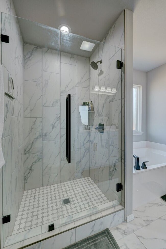 Building Photo - Beautiful Fully Furnished Home in Broken Arrow!