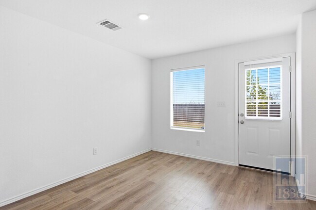 Building Photo - 612 Clear Sky Dr