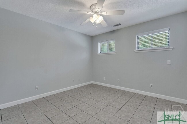 Building Photo - 103 Maple Dr