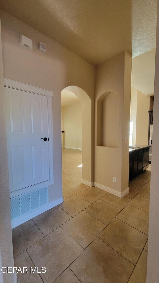 Building Photo - 11512 Porfirio Payan Dr