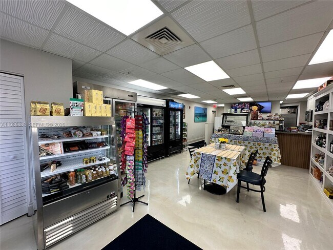 Building Photo - 6051 N Ocean Dr