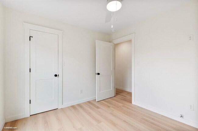 Building Photo - 381 Perryman St