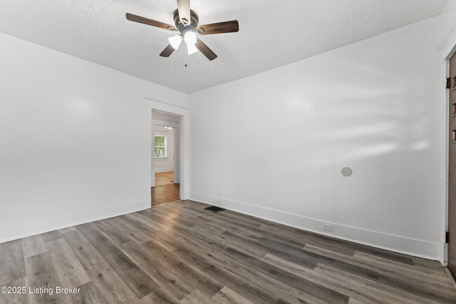 Building Photo - 401 S 38th St