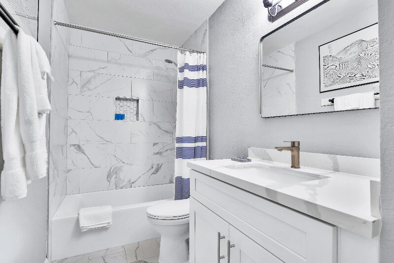 Building Photo - 2361 Gonzaga Ln