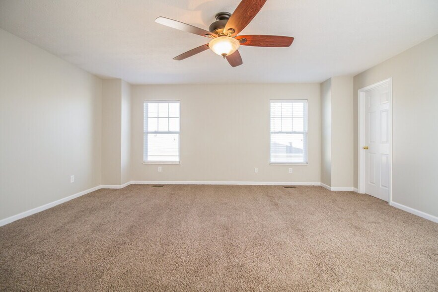 Building Photo - 902 Grand Oak Dr