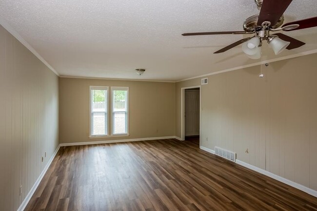 Building Photo - 4471 Laird Dr