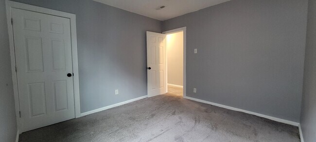 Building Photo - 11822 Promenade Ave