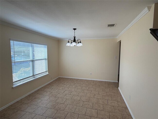 Building Photo - 2203 Bluebonnet Dr