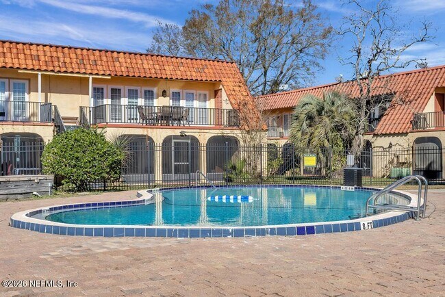 Building Photo - 3906 Mission Dr