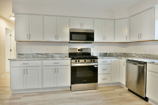 Building Photo - 920-922-922 Cynthia Ct