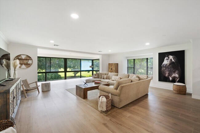 Building Photo - 2810 Polo Island Dr