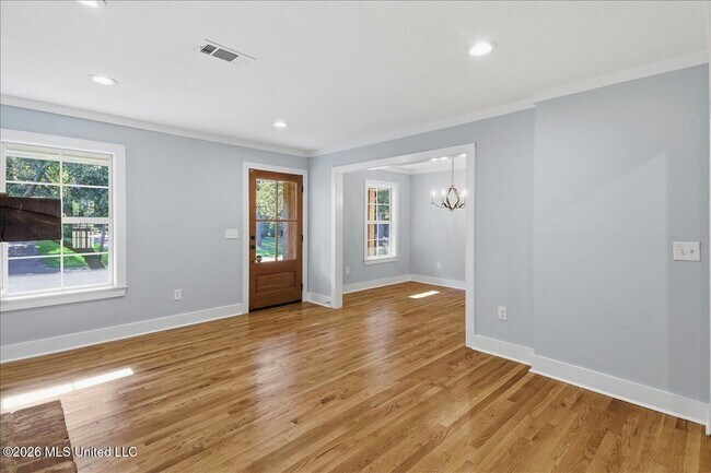 Building Photo - 117 McCree Dr