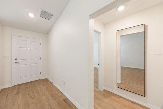 Building Photo - 12401 Streambed Dr