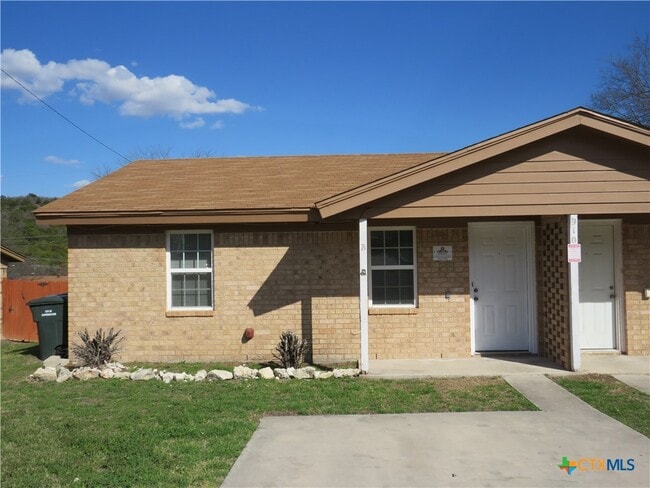 Primary Photo - 910 Dryden Ave