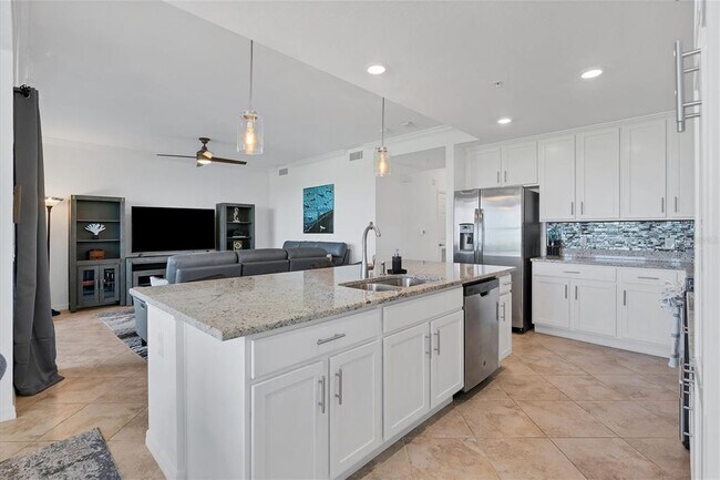 Building Photo - 14071 Heritage Landing Blvd