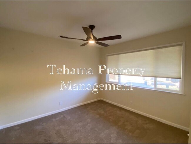 Building Photo - Beautiful 2 Bedroom/2 Bathroom Home with a Great Room, Fireplace and access to shared swimming pool