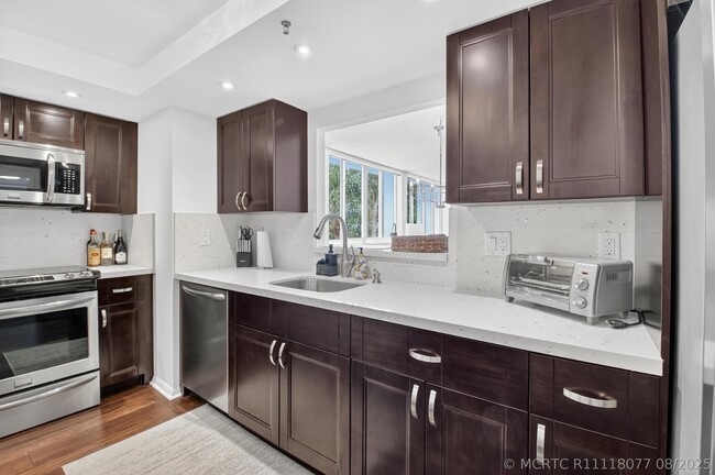 Building Photo - 4750 S Ocean Blvd