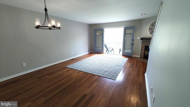 Building Photo - 442 Darby Ln