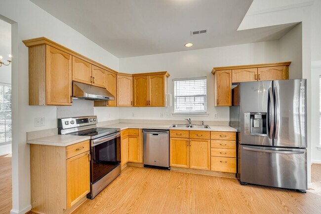 Building Photo - Beautiful 3 bedroom 2.5 bath home in Williams Glenn Community in Charlotte with Primary on the main.