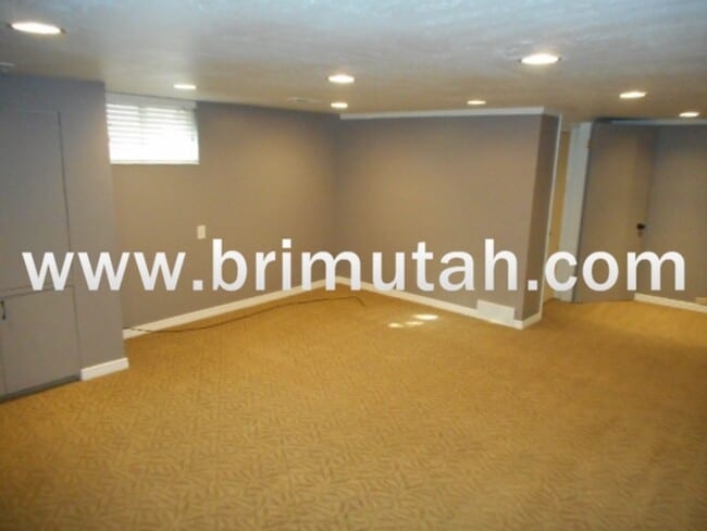Building Photo - 1632 E Kensington Ave