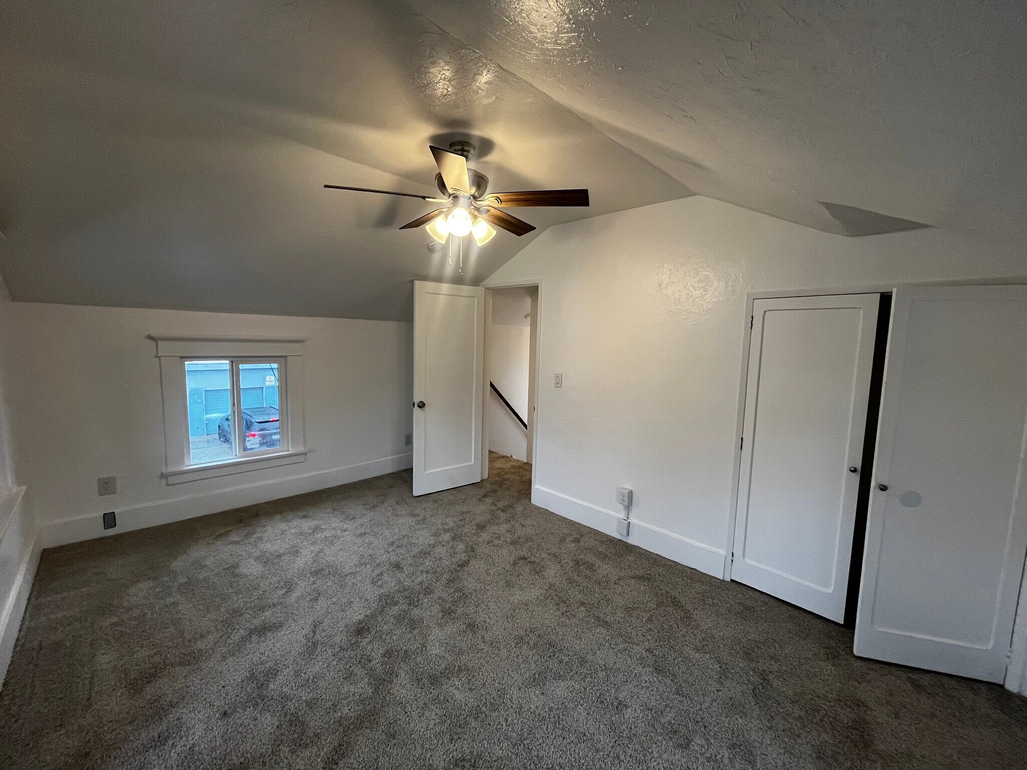 Building Photo - 201 E Eagle St