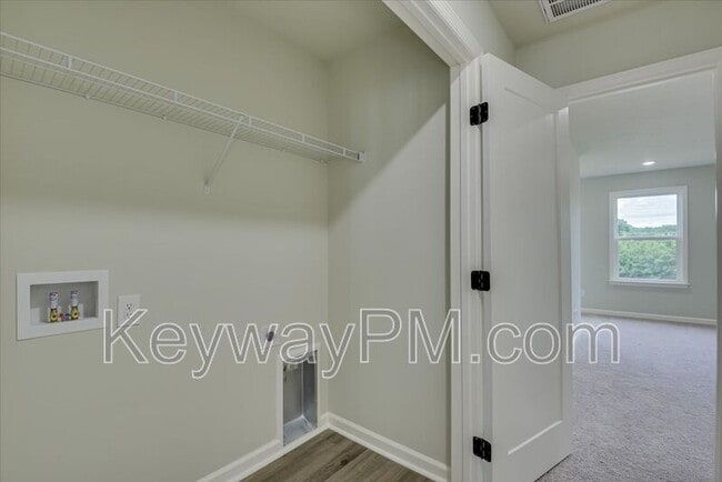Building Photo - 877 Felix Way