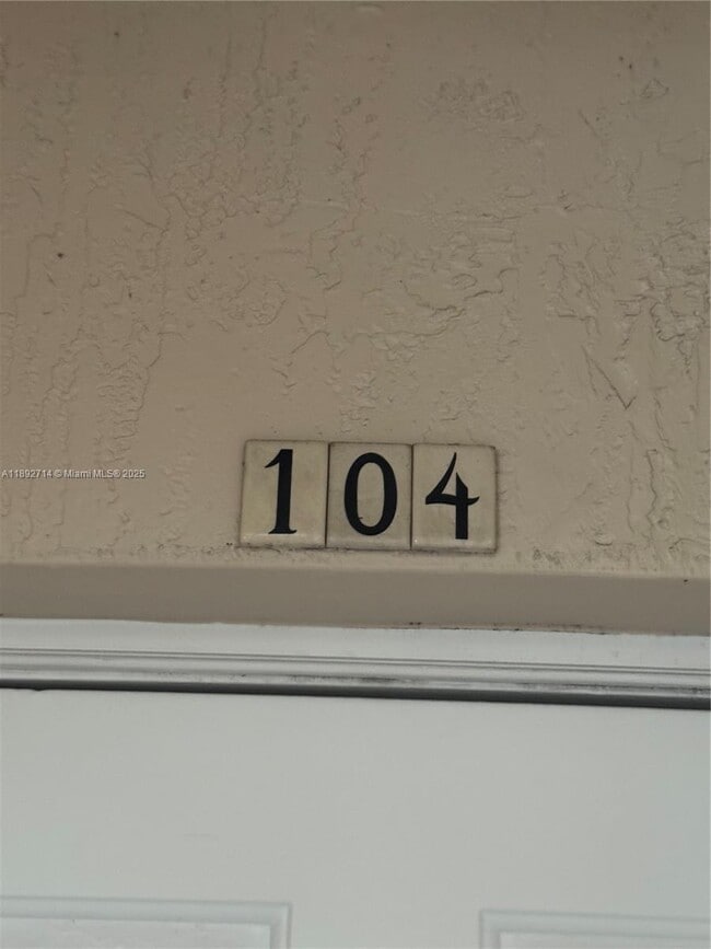 Building Photo - 5650 NW 115th Ct