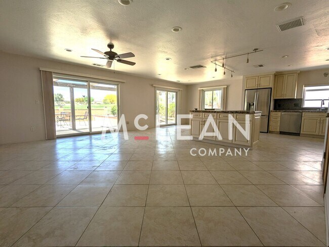 Building Photo - Resort Living in Desert Hot Springs