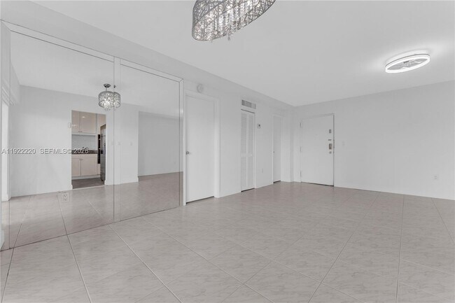 Building Photo - 16508 NE 26th Ave