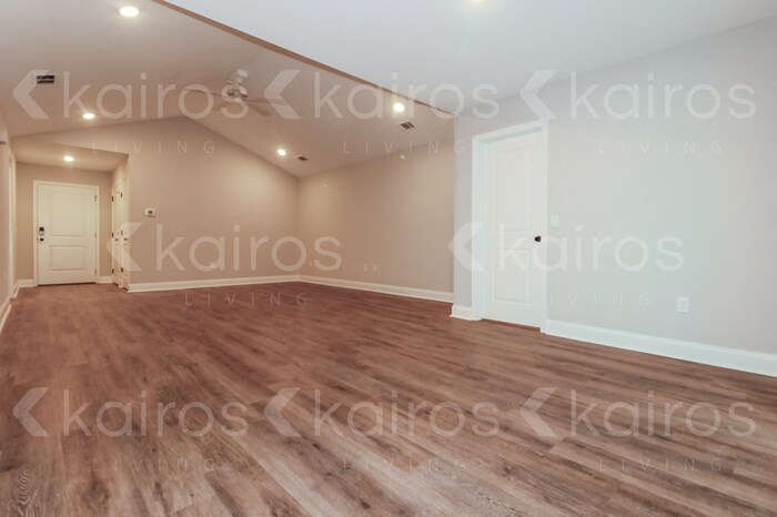 Building Photo - 155 Cottage Grove Rd