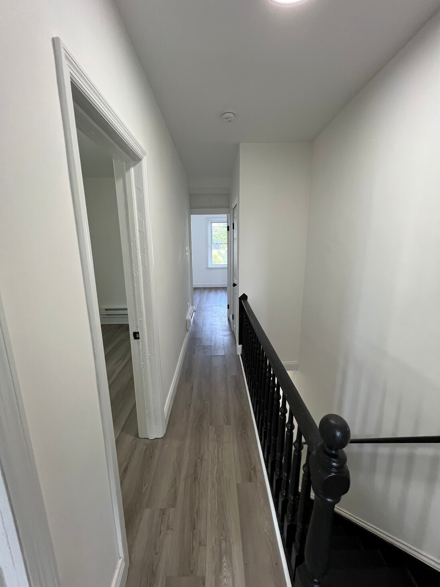 Building Photo - 921 W 3rd St