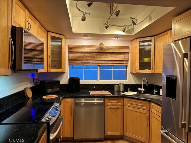 Building Photo - 2217 Vanderbilt Ln