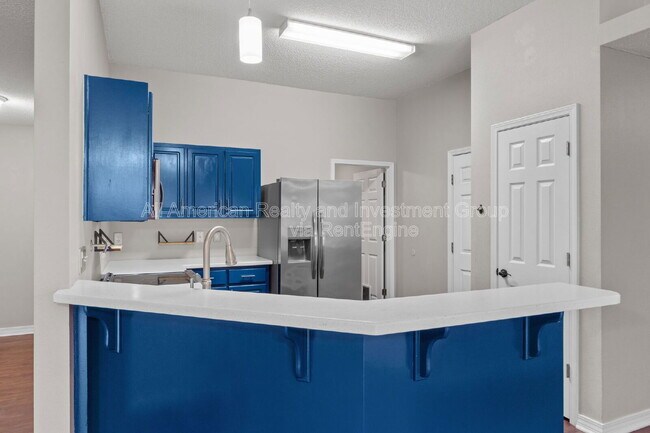 Building Photo - 917 Lajolla Ln