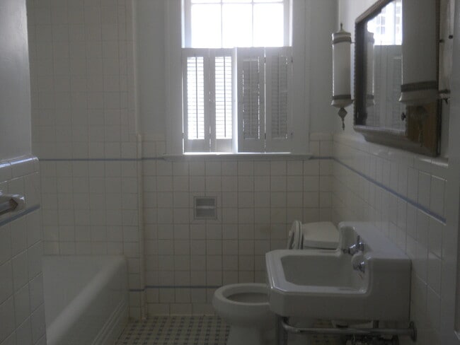 Building Photo - Great home near VSU!