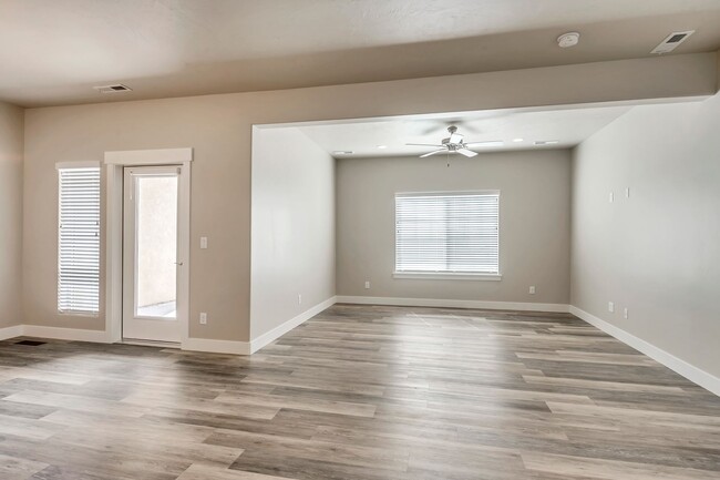 Building Photo - 3 Bed Townhome - Provo's Southeast Bench