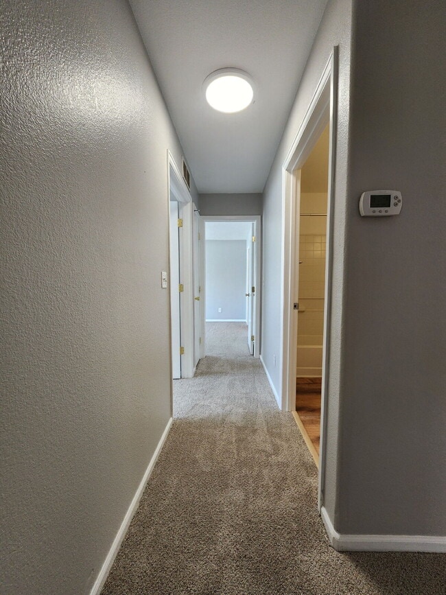 Building Photo - Great 3 Bed Ranch Style Home In Green Valley Ranch Neighborhood