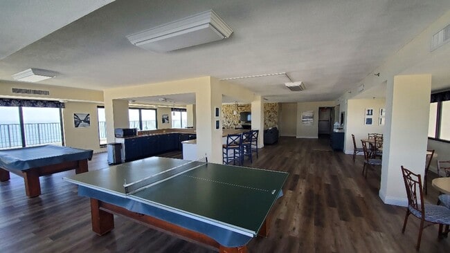 Building Photo - Oceanfront Poolside 2/2 Condo